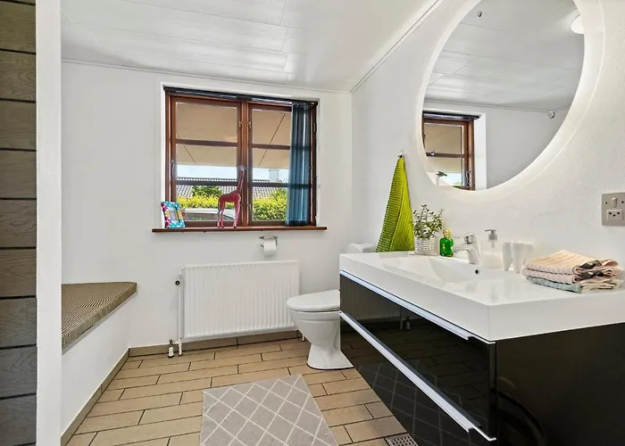 Rosengren Residence, Fireplace & Barbecue