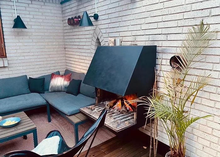 Rosengren Residence, Fireplace & Barbecue *